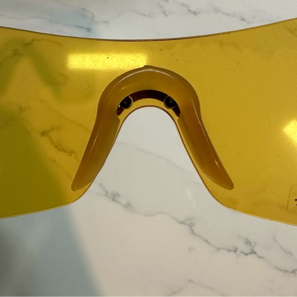 Christian Dior Millenium Amber Gold Bubble Wrap Sunglasses and Cosmetic Pouch - Picture 7 of 13